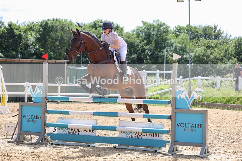 3E7A7370 - Class 8: Senior Newcomers/1.10m open