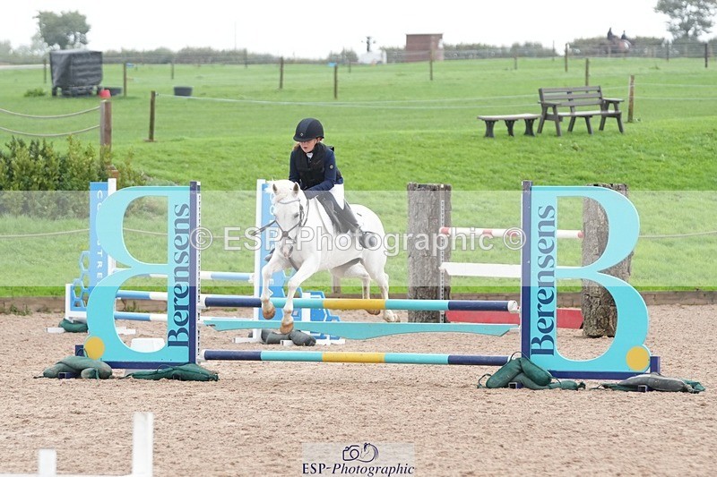 250920-155046-01505 - Cls 21 Pony Intro 80cm Derby