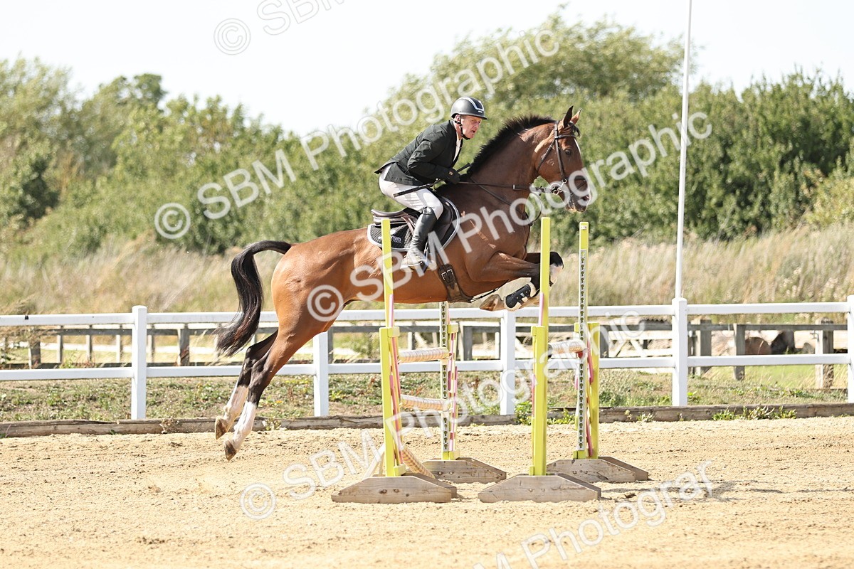SBM_005117 - Class 6 = Senior Newcomers - 1.10m Open
