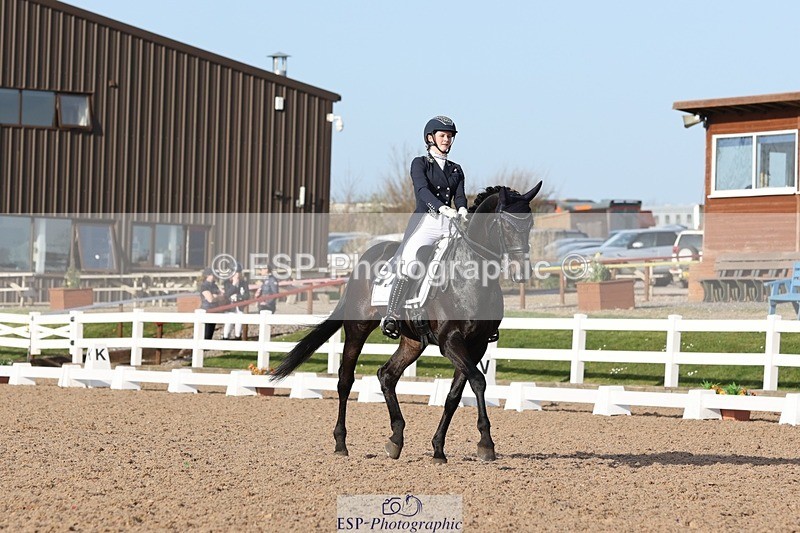 250404-174109-08088 - 069-India.Hamilton-Burnet-Kissingdale