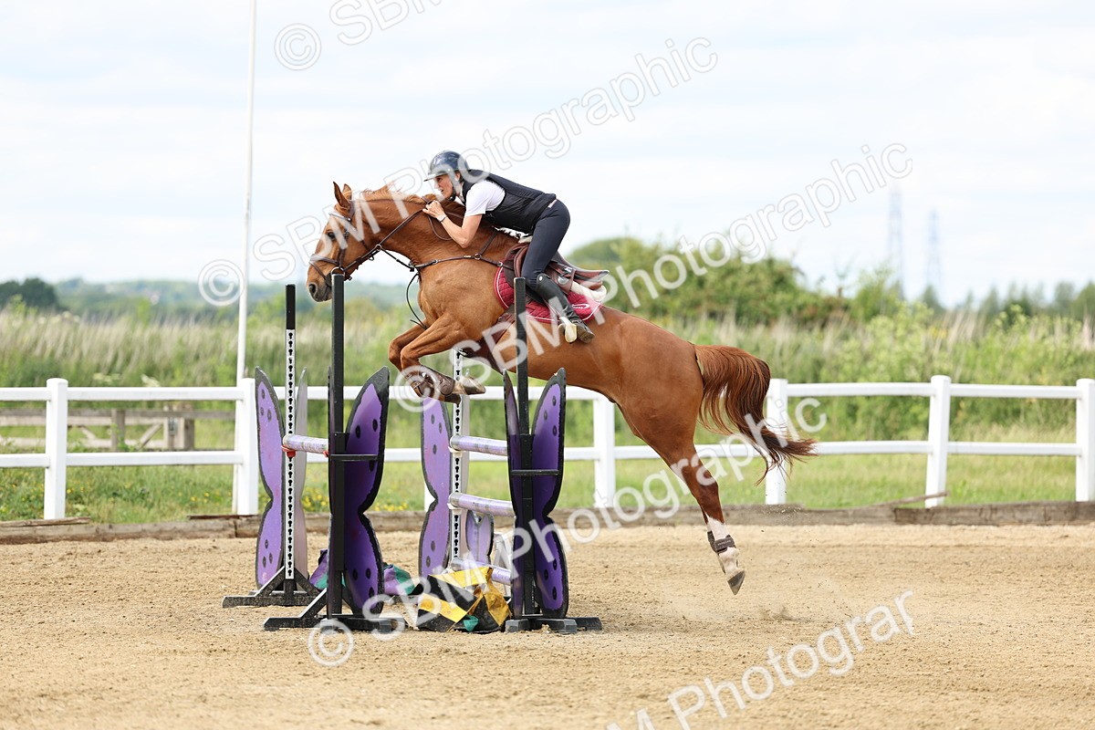SBM_005943 - Class 19 - Senior Newcomers - 1.10m