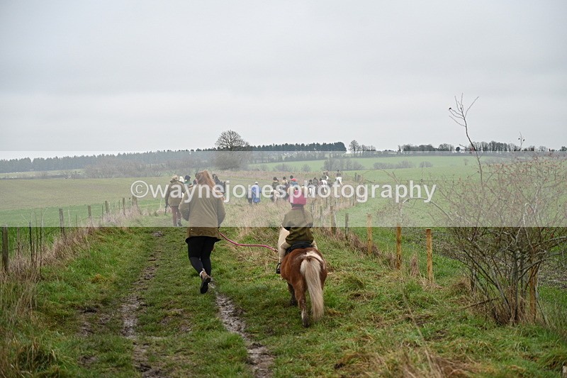 WJ7_9558 - Walk out..