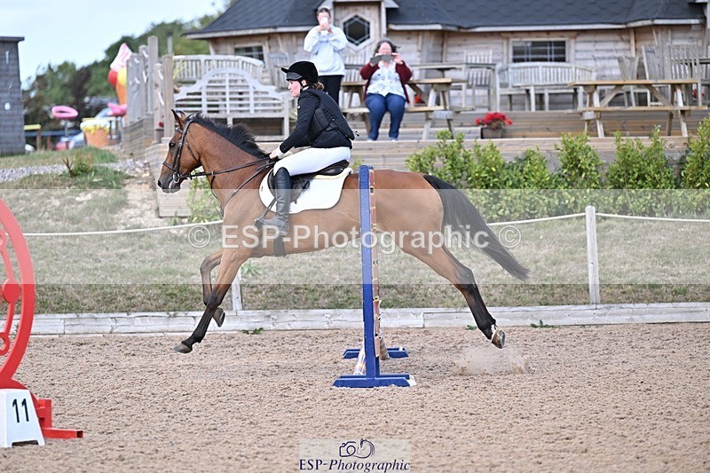 250826-151024-00054 - Clear Round and 60cm