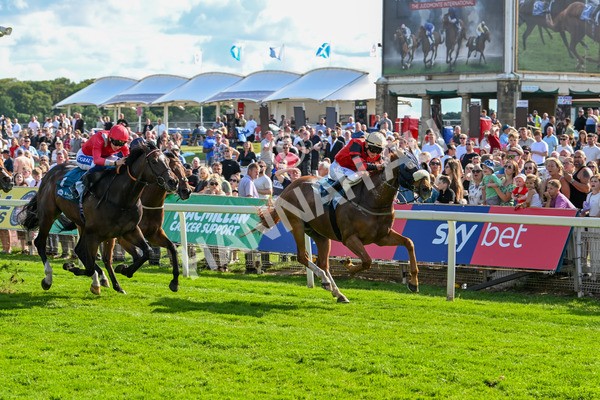 140625-Race 7-Kats Bob-3872 - Race 7 5.20pm Bosun's Restaurant Handicap