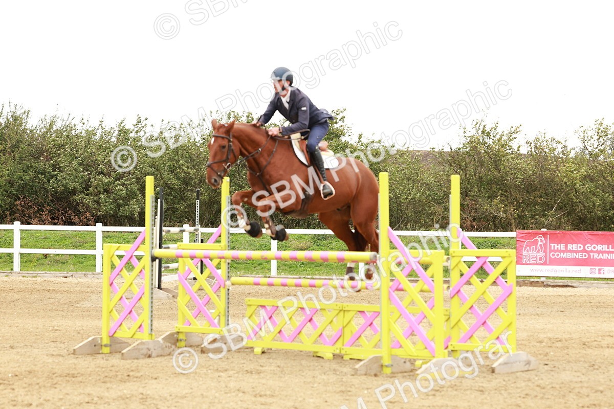 1I0A8085 - Class 5 - Senior Foxhunter 1.20m