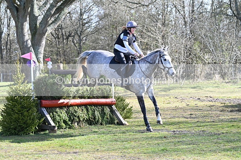 WJ7_9988 - Time 10:13 to 10:38 Times at the Fence