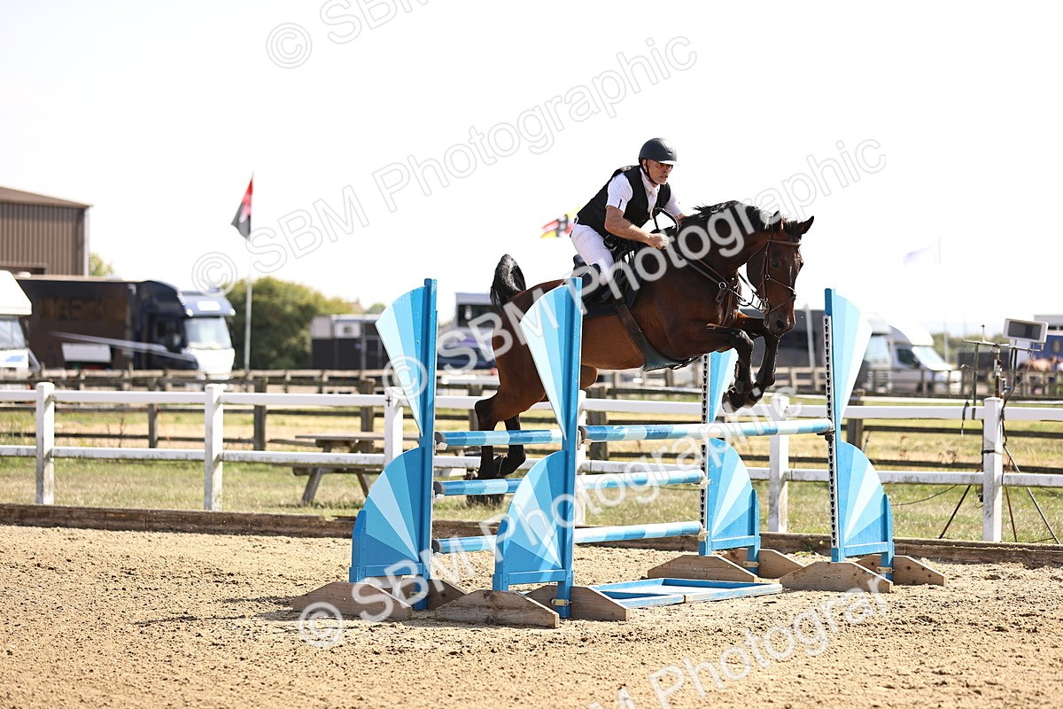 SBM_006946 - Class 13 - Senior Newcomers - 1.10m