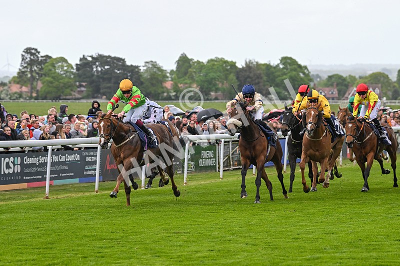 050525-Race 2-Hundred Caps-4245 - Race 2