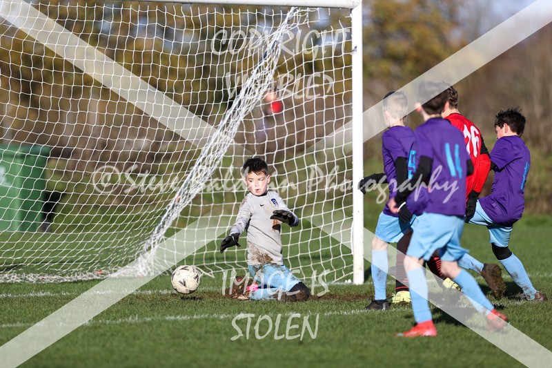 1DX32295 - 2025-11-23 FC Abbey Meads U13 Purple V Highworth Town Junior FC U13 T