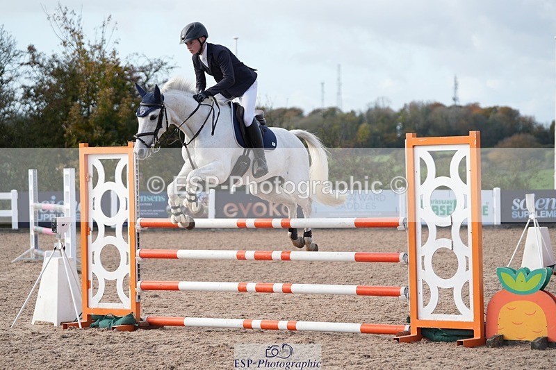 251025-141313-00598 - Cls 13 Pony Foxhunter and 1.10m