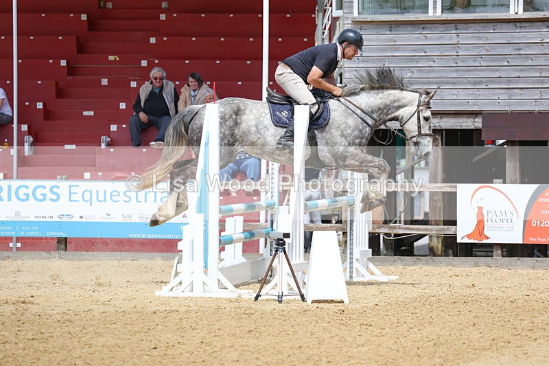 3E7A0438 - Class 10: Senior 95cm open