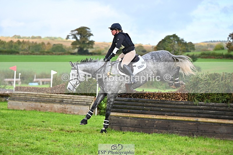 251025A-104856-16882 - D-360-Hannah.Norvill