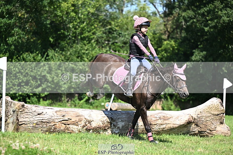 240729B-144833-02855 - Abbie's Group XC