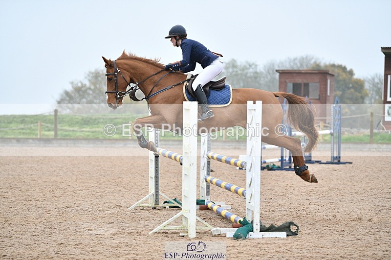 241102A-111759-04252 - SAT Cls 9 British Novice and 90cm Open