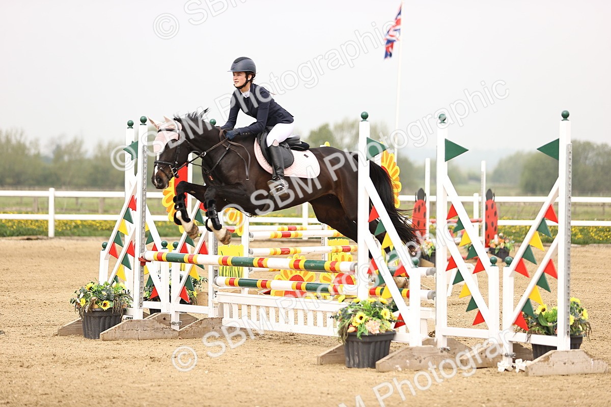  - Class 15 - Senior British novice - 90cm