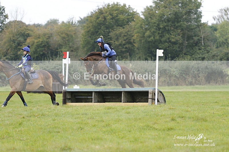  WWHT 171021 2025 - Novice Pairs (0.80m)  17/10/21