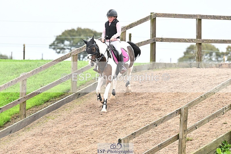 250920-155726-01826 - Cls 21 Pony Intro 80cm Derby