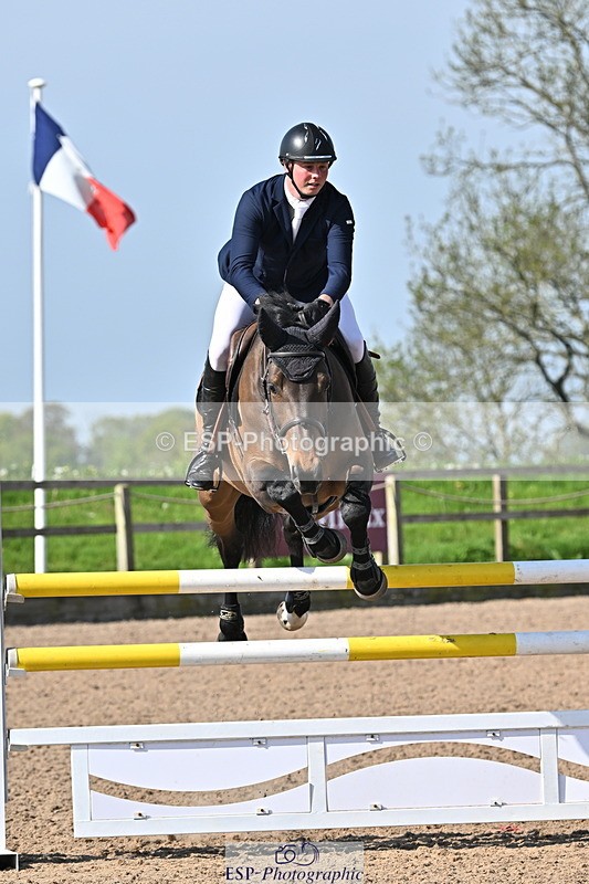 240509A-093021-00572 - Cls 8 Foxhunter