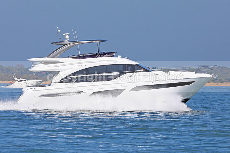180505 UNNAMED - PRINCESS 52 1Y3A7251 - Flybridge Cruisers