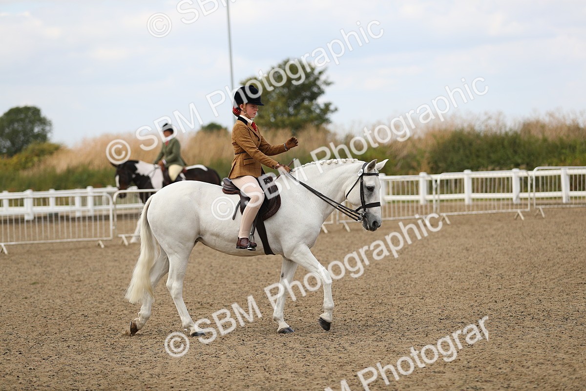 SBM_05627 - Class 48a Style & Performance 70cm (15-19)