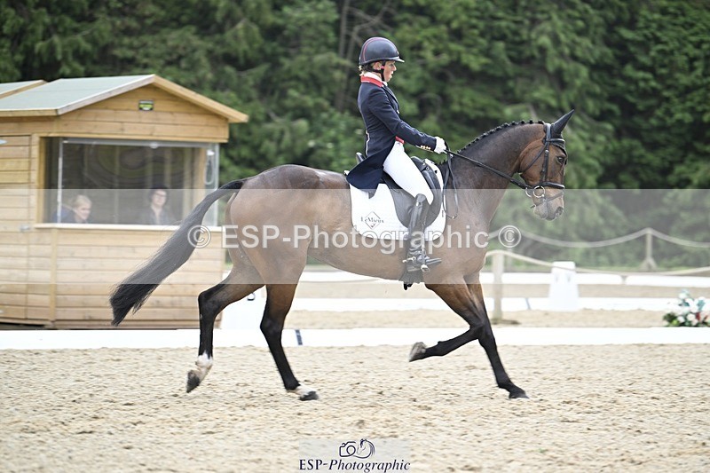 000101-204936-04239 - 409-MHS_SEVENTEEN-Rosalind_Canter