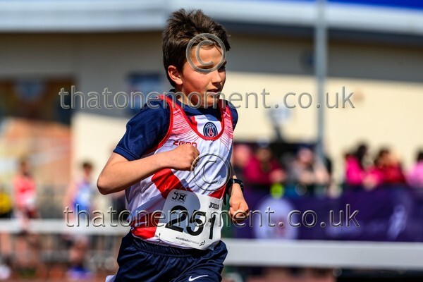 West25Sat-928120 - Track Male