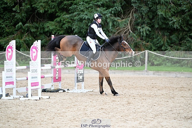 241117-141016-04452 - Cls 3 90-95cm 14.00 to 15.00