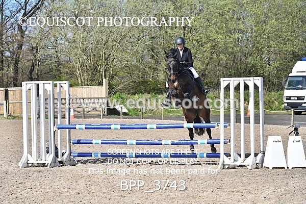 BPP_3743 - CLASS 3 FRI Senior British Novice/ 90cm Open
