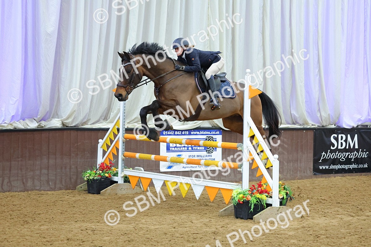 SBM_010045 - Class 21 - Nupafeed Supplements Senior Discovery/ 1m Open - First Round (1.00m)