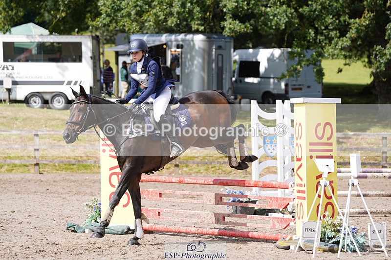 240824X-114954-23660 - 80cm Round 1 12.00 to 13.00