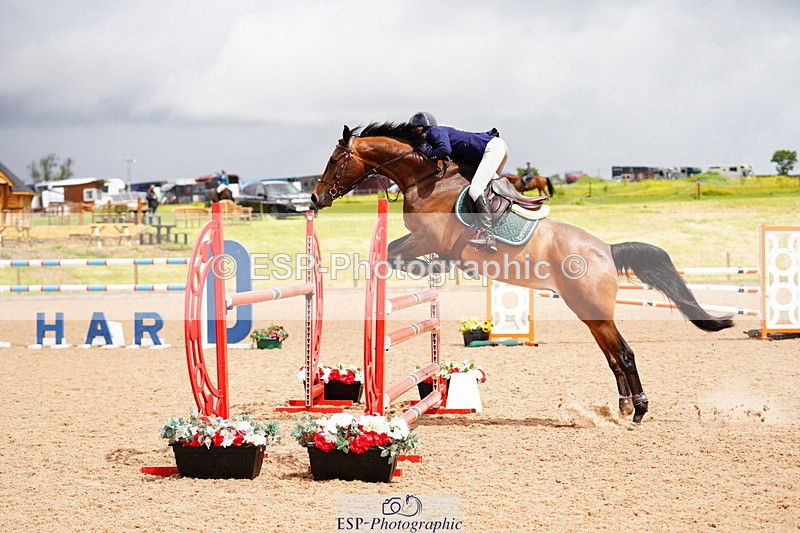 240526A-121416-08000 - Cls 26 Chard Equ 1.05m and 1.10m Grand Prix