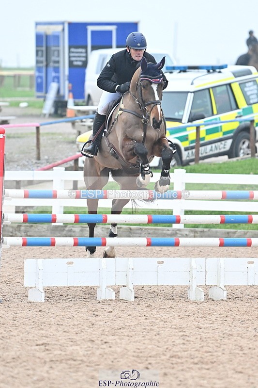 240113A-140845-02259 - Cls 13 Foxhunter and 1.20m Open