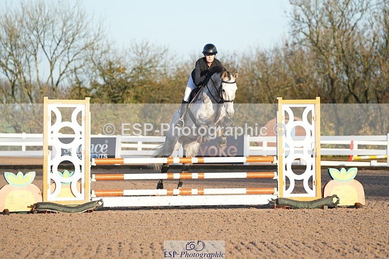 251108-083359-01772 - Cls 9 British Novice and 90cm Open