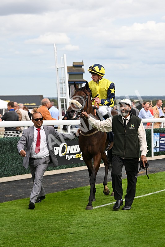 300825-Race 4-Lady Britain-1297 - Race 4