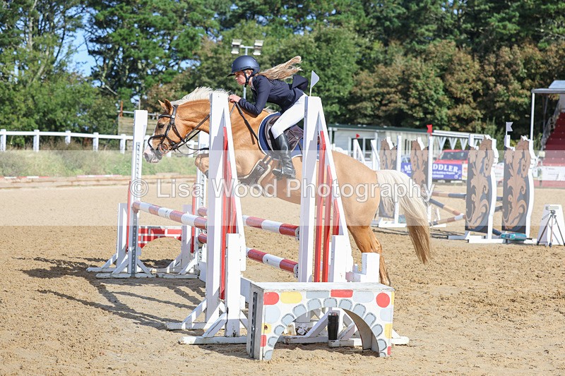 3E7A8343 - Class 4: Pony British Novice/80cm Open