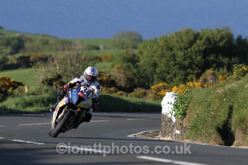 Paul Shoesmith BMW / Ice Valley by Motorsave Trade - Monday Practice Solos