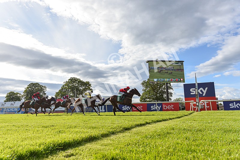 310526-Race 6-Mountain Road-9518 - Race 6 18.15pm Sky Bet For The Fans Handicap