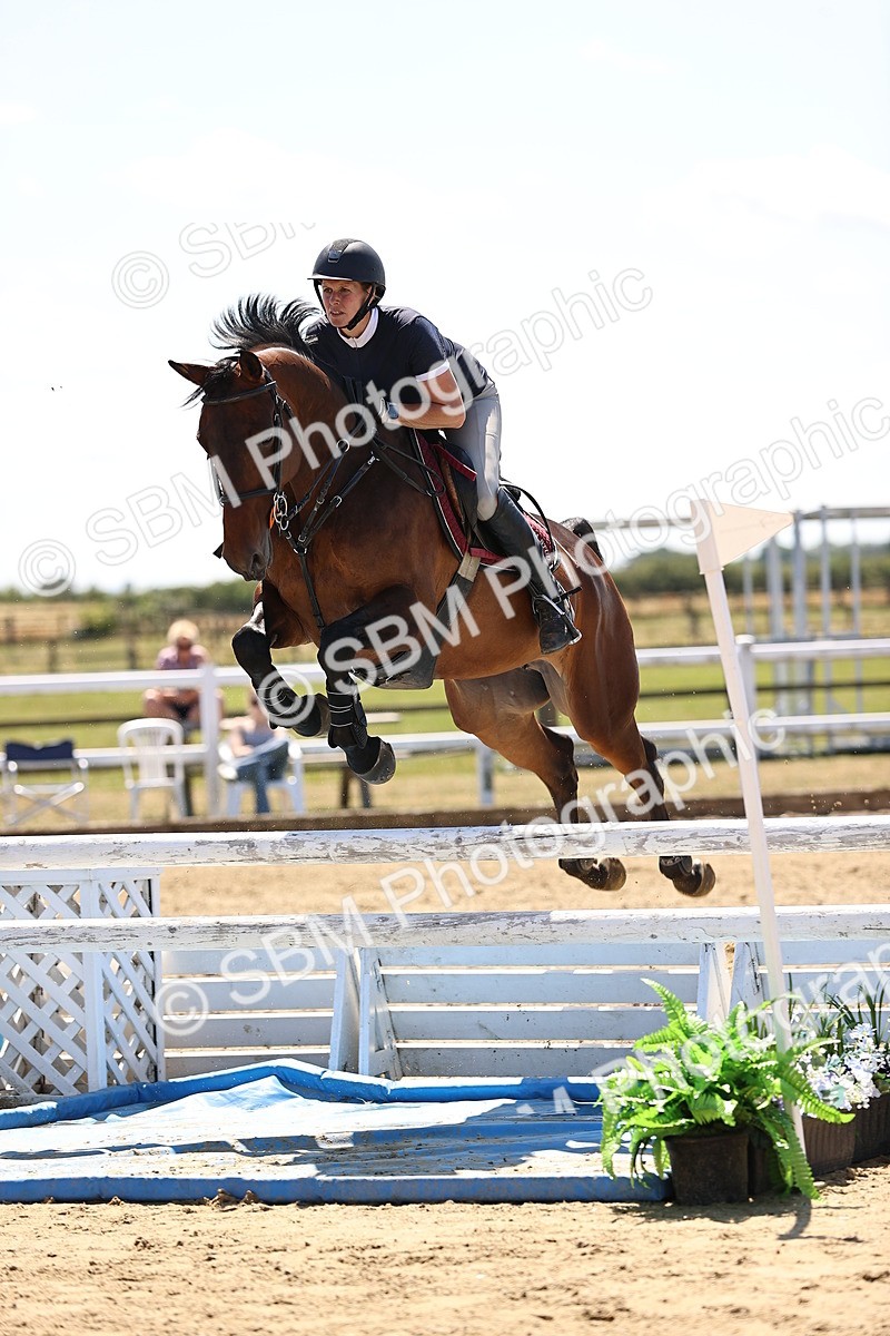 SBM_014769 - Class 15 - Senior Newcomers - 1.10m Open