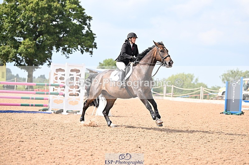 240828A-144408-00990 - Cls 4 Snr Newcomers and 1.10m Open