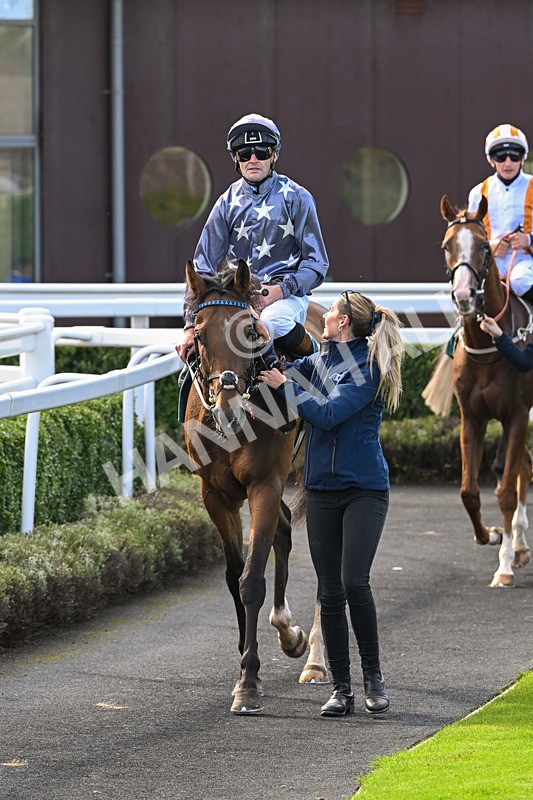 100924-Race 3-Laudable-0202 - Race 3