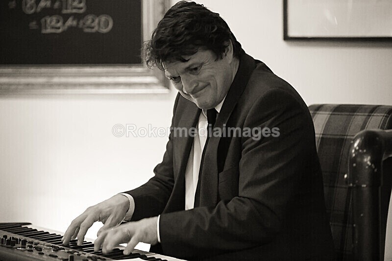 NKC-61 - Denny Illet and chums plays tribute to Nat King Cole