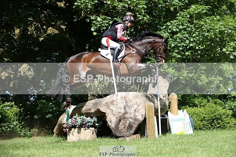 230527-102831-08855 - 254-PURE_TRENDSETTER-Ellie_Fredericks-XC