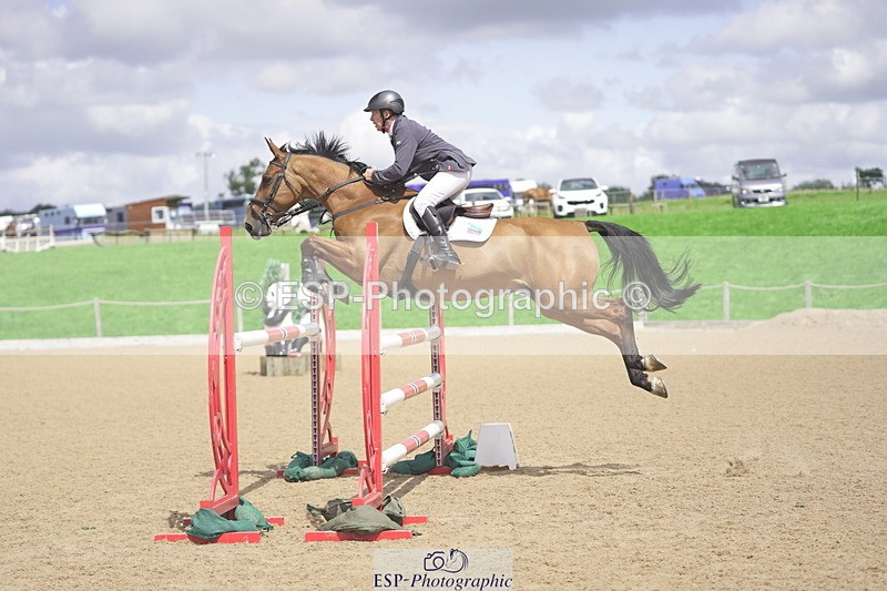 230806A-130608-02129 - Cls 14 Snr Foxhunter & 1.20m Open