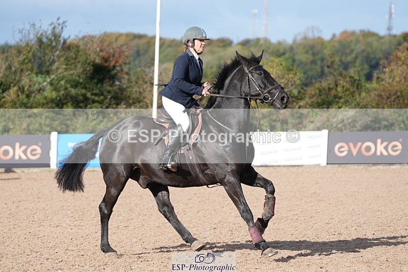 251005-103456-02581 - Cls 22 British Novice and 90cm