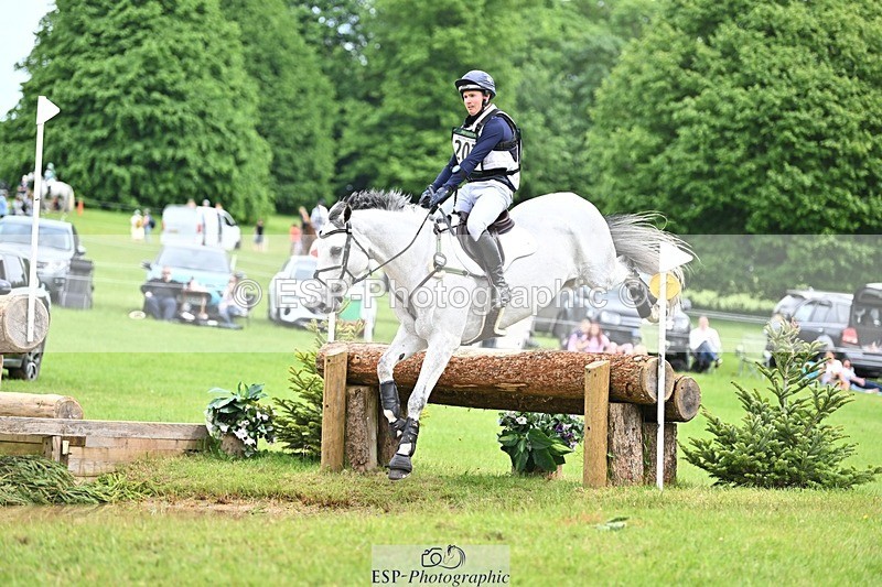 240525-145408-16096 - 207-IE_MR_MCGREGOR-Will_Furlong