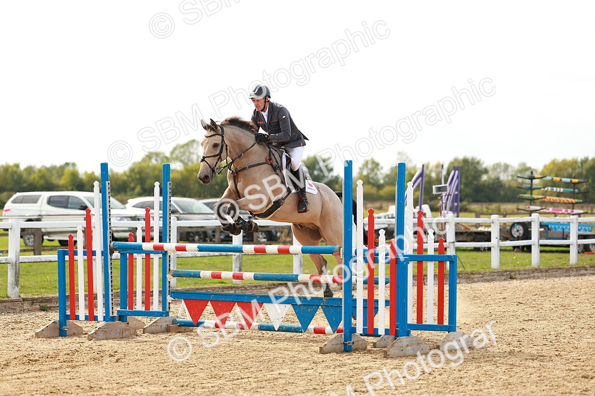 SBM_001845 - Class 4 - Senior Newcomers - 1.10m