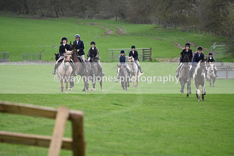 WJ6_9125 - Line Three