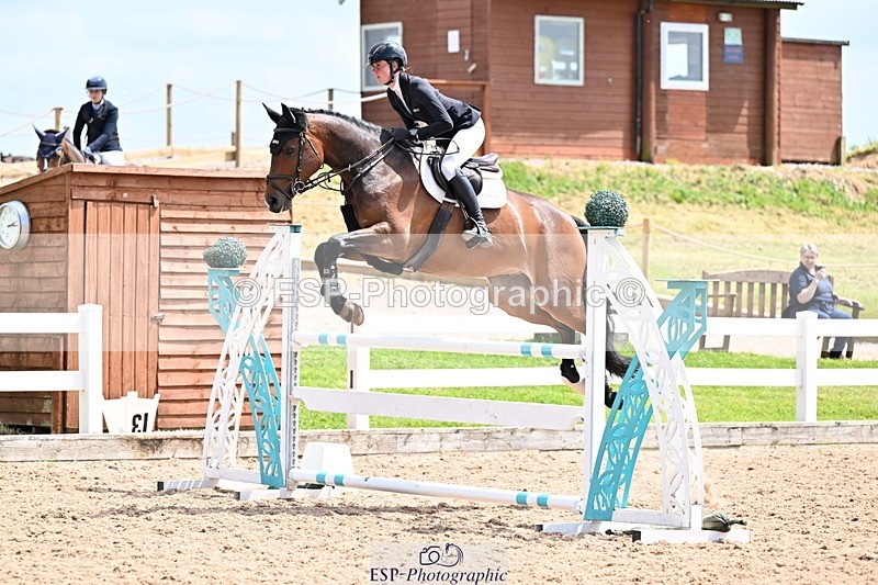 240605A-141540-00678 - Cls 4 Newcomers and 1.10m Open