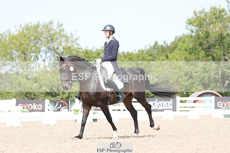 250815-124929-01089 - 016-Ben.JamesToto.light