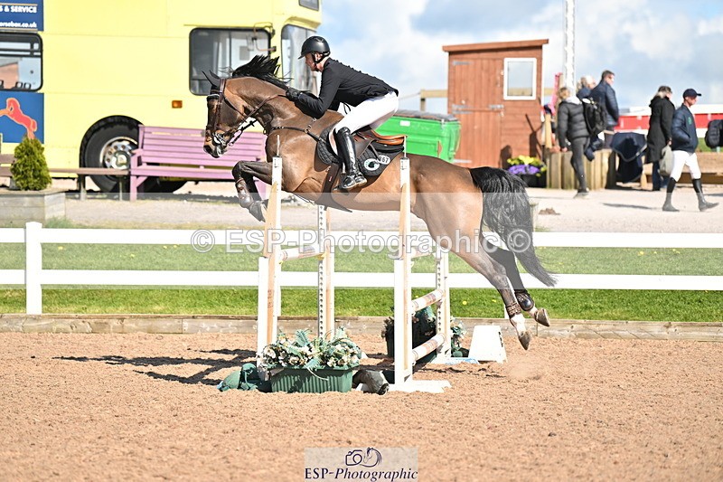 240419A-155614-08768 - Cls 14, 1 Star Bronze Tour 1.10m